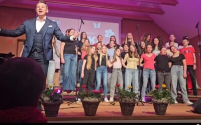 Nastop Mladinskega pevskega zbora ob dnevu žena