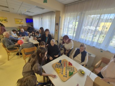 Učenci na obisku v domu Mavida Residence Hmelina